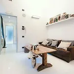 Giovio Loft By 