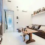 Giovio Loft By 