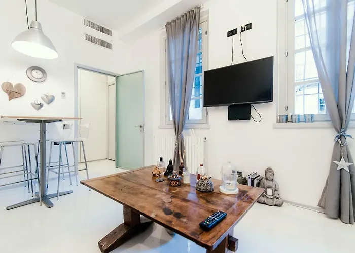 Giovio Loft - The House Of Travelers Комо