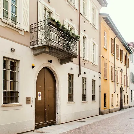 דירה Giovio Loft - The House Of Travelers *