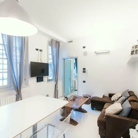 Giovio Loft - The House Of Travelers Apartment *